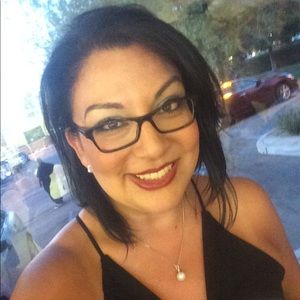 Meet your Posher, Dolores